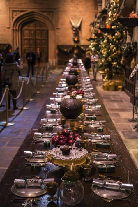 Harry Potter Yule Ball Aesthetic, Yule Ball Aesthetic, Hogwarts Yule Ball, Buffet Theme, Harry Potter Feast, Harry Potter Dinner, Harry Potter Yule Ball, The Yule Ball, Harry Potter Props