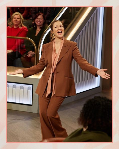 The Drew Barrymore Show (@thedrewbarrymoreshow) • Instagram photos and videos Drew Barrymore Style, Drew Barrymore Show, John Barrymore, Soft Autumn, Drew Barrymore, Warm Spring, Teacher Outfits, Color Analysis, Iconic Women