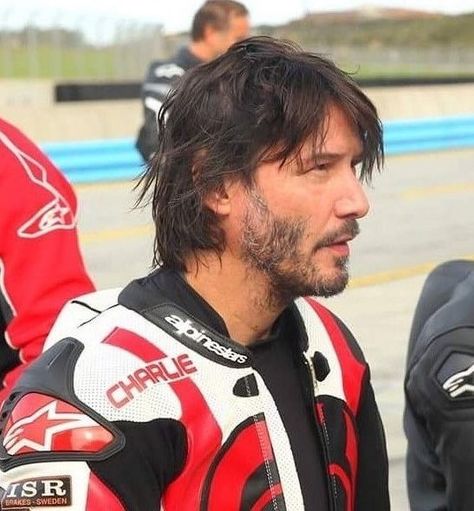 Keanu Reeves Motorcycle, Hugo Weaving, Keanu Charles Reeves, Love My Boyfriend, Avengers Funny, Keanu Reeves, Male Beauty, Favorite Celebrities, Celebrity Crush