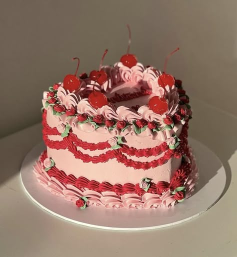 Tårta Design, Kue Macaroon, Fake Cakes, Vintage Birthday Cakes, Heart Cakes, Pretty Cake, Vintage Cakes, Cherry Cake, Pretty Dessert