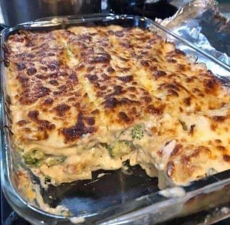 KETO Recipes - Easy Keto Chicken Broccoli Lasagna.I love... Chicken Broccoli Lasagna Recipe, Chicken Broccoli Lasagna, Chicken And Broccoli Lasagna, Broccoli Lasagna Recipe, Broccoli Lasagna, Broccoli Recipes Casserole, Lasagna Ingredients, Free Keto Meal Plan, Vegan Chicken