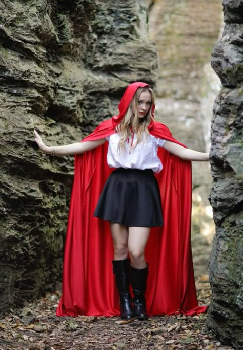 Red Cape Halloween Costumes, Simple Red Riding Hood Costume, Red Ridding Hood Costume Women, Red Cape Costume Ideas, Diy Red Riding Hood Costume, Diy Red Riding Hood Costume For Women, Diy Little Red Riding Hood Costume Women, Diy Little Red Riding Hood Costume, Little Red Riding Hood Costume Diy