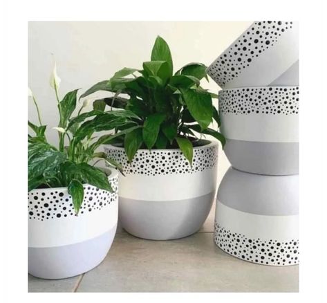 Pot Design Ideas, Pot Painting Ideas, Plant Pot Design, Flower Pot Art, Diy Pottery Painting, Flower Pot Design, Painted Plant Pots, Painted Pots Diy, Ceramic Garden