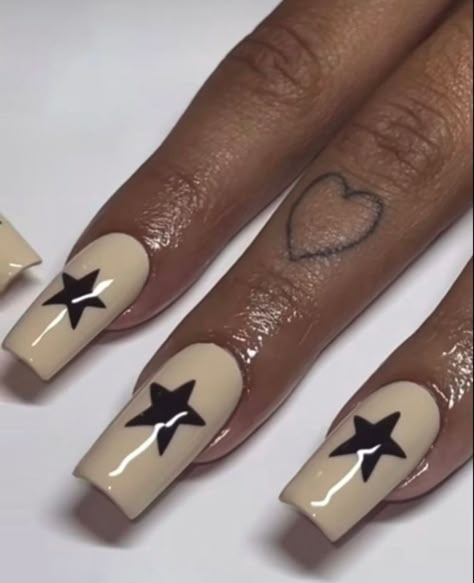 Emo Spring Nails, Blue Star Nail Designs, Y2k Aesthetic Nails Short, Pretty Nails Simple Acrylic, Acrylic Nails With Stars, Acrylic Nails Stars, Nail Ideas Stars, Grunge Nails Ideas, Star Nails Aesthetic