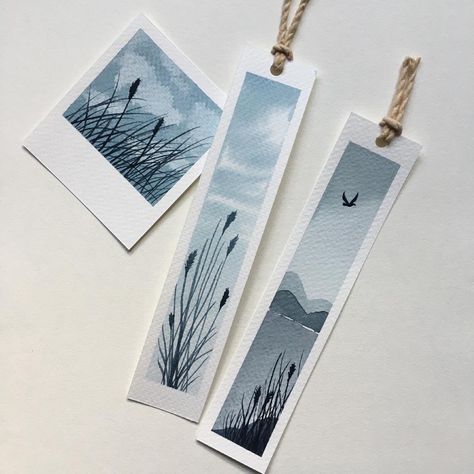 Bookmark Art Aesthetic, Aesthetic Watercolor Bookmarks, Painting On Bookmarks, Aesthetic Bookmarks Painting, Water Paint Bookmarks, Bookmarks Watercolor Flowers, Diy Watercolour Bookmarks, Flower Bookmark Painting, Watercolor Pages