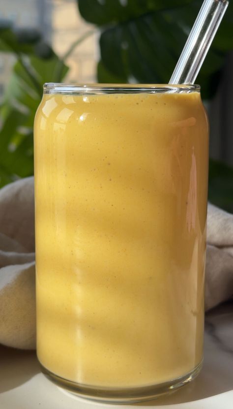 Mango Protein Smoothie - Veggie World Recipes Mango Protein Smoothie, Pineapple Protein Smoothie, Blueberry Mango Smoothie, Vanilla Protein Smoothie, Coconut Milk Uses, Protein Milkshake, Banana Protein Smoothie, Coconut Milk Smoothie, Refreshing Breakfast