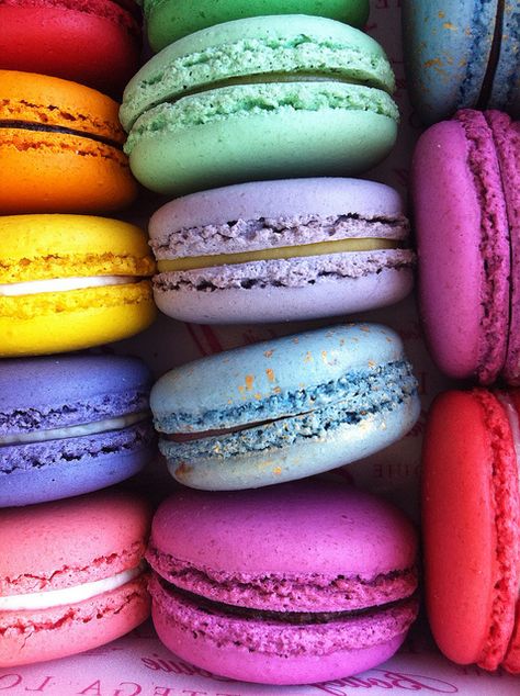 #desejomuito Sereal Sarapan, Kue Macaroon, Bottega Louie, Unicorn Foods, French Macarons, Food Court, Color Wheel, Macaroons, Food Pictures