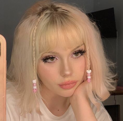 #alternative #alternativegirl #soft #softaesthetic #softgirl #hairstyles #hairideas #makeup #makeuplover #makeupideas #blondehair Profile Picture Discord, Soft Alt, Wallpapers Pastel, Y2k Glitter, Chop Chop, Blonde With Pink, Peinados Fáciles Para Cabello Corto, Bleach Blonde, Pastel Hair