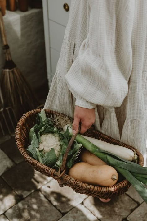 Green Cozy Aesthetic, Homestead Aesthetic, Dutch Fashion, Farm Lifestyle, Dream Farm, Cottage Life, Slow Life, Life Aesthetic, Vision Board 2023