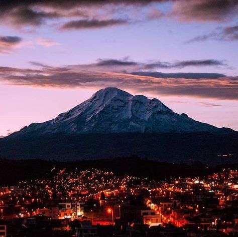 Quito, Claude Monet, Volcano, Mount Rainier, Ecuador, Places To Travel, Natural Landmarks, Travel