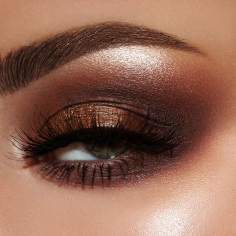 Bronze Eyeshadow Looks, Eyeshadow Looks For Hazel Eyes, Eye Makeup Cut Crease, Natural Eye Makeup Tutorial, Hazel Eye Makeup, Bronze Eyeshadow, Bronze Makeup, Best Eyeshadow, Beautiful Eye Makeup