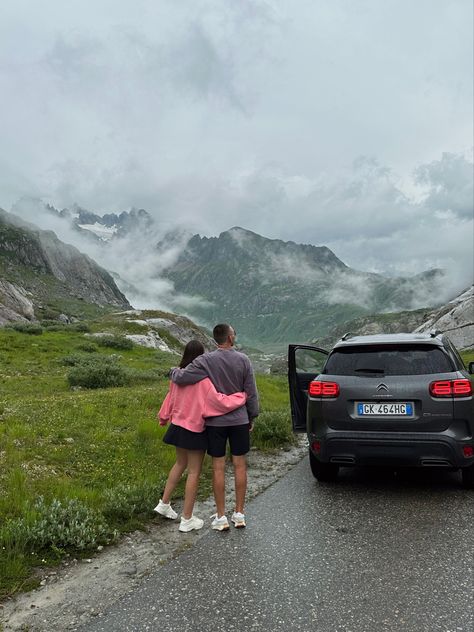 love, couple, mountains, natural Couple Photo Mountains, Couple In Nature Aesthetic, Mountain Couple Aesthetic, Nature Couple Aesthetic, Couple In Mountains, Mountain Photo Ideas Instagram, Trip Ideas For Couples, Travel Couple Aesthetic, Mountain Couple Photos