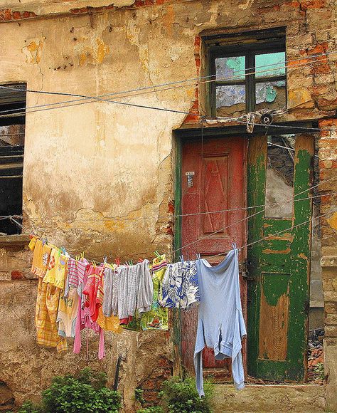 laundry in a front yard Laundry Art, Hanging Laundry, Clothes Hanging, Washing Line, Clothes Line, Street Scenes, Public Art, Landscape Photos, Painting Inspiration