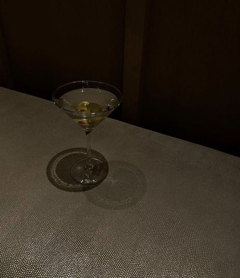 dark aesthetic pretty feed Lauren Johnson, Fancy Drinks, Classy Aesthetic, Night Aesthetic, White Aesthetic, Martini Glass, Black Aesthetic, Aesthetic Photo, Instagram Aesthetic