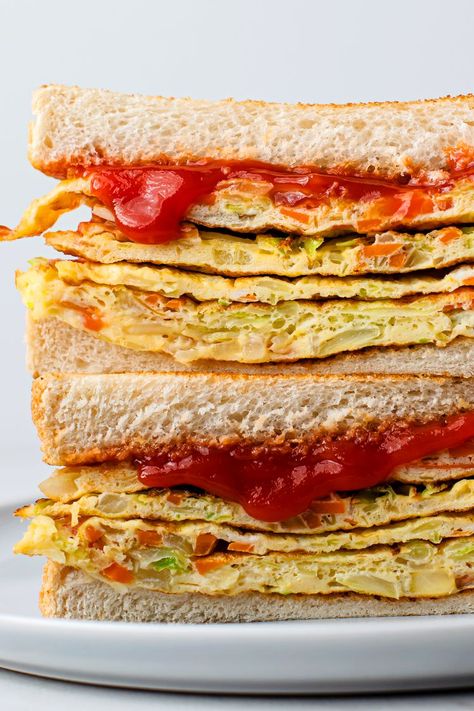 Cabbage Sandwich Recipes, Korean Egg Sandwich, Cabbage Sandwich, Cabbage Egg, Korean Egg, Korean Breakfast, Egg Sandwich, Egg Dishes, Vegetarian Cabbage