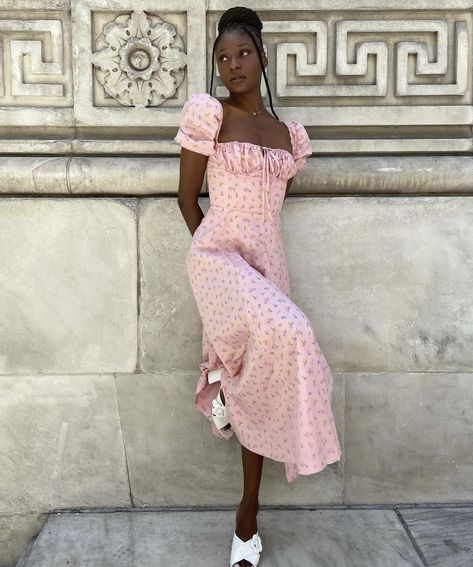 Soft Girl Outfits Black Women, Soft Girl Aesthetic Black Women, Princess Core, Black Femininity, Princess Aesthetic, Feminine Aesthetic, Feminine Outfit, Pink Outfits, How To Pose