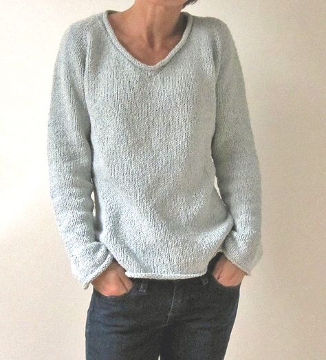 5 Beautiful Sweater Patterns You'll Look Amazing In – Sowelu Studio Strikkeopskrift Oversize Sweater, Knitting Patterns Free Sweater, Tweed Top, Casual Sweater, Sweater Knitting Patterns, Top Down, Knit Or Crochet, Knit Outfit, Casual Sweaters