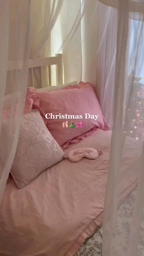 Pink Christmas Bedroom, Princess Coquette, Pink Pilates Princess, Christmas Haul, Christmas Dreaming, Holiday Room, Pink Xmas, Pink Pilates, Vintage Christmas Gifts