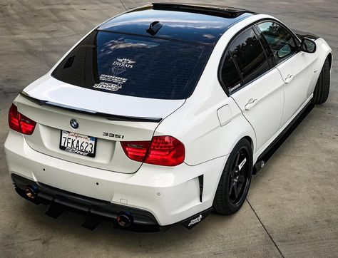 1 Bmw License Plate Ideas, Bmw E90 Modified, Modified Bmw, E90 335i, Dream Cars Lexus, New Car Wallpaper, E90 Bmw, Custom Bmw, Car Bmw