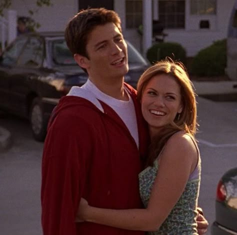 Nathan Scott and Haley James Scott - James Lafferty and Joy Lenz - one tree hill One Tree Hill Cast, Nathan Haley, One Tree Hill Quotes, Bethany Joy Lenz, Best Tv Couples, Haley James Scott, James Lafferty, Peyton Sawyer, Nathan Scott