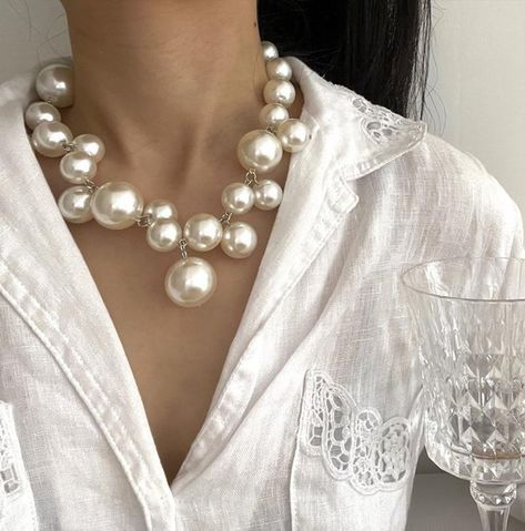 Bead Pearls Necklace Collarbone Chain Women's Elegant Pendant Necklace Bride Jewelry | Wish Jewelry Shein, Big Pearl Necklace, Chunky Pearl Necklace, Short Pendant Necklace, Bride Necklace, Chunky Pearls, Neck Jewelry, Layered Choker Necklace, Layered Chokers