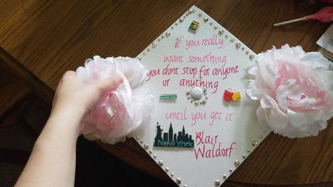 Blair Waldorf Graduation Cap, Gossip Girl Graduation Cap, Beauty School Graduation Cap, Sleeping Beauty Graduation Cap, Graduation Cap Designs Lyrics, High School Graduation Cap Designs, Disney College Program Graduation Cap, Gossip Girl Blair, Graduation Poster