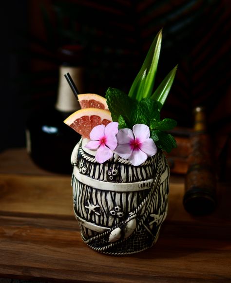 Tiki Garnish, Tiki Camper, Drink Shots, Tiki Drink Garnish, Tiki Cocktail Garnish, Low Carb Alcoholic Drinks, Unique Tiki Cocktails, Rum Barrel, Tikki Bar