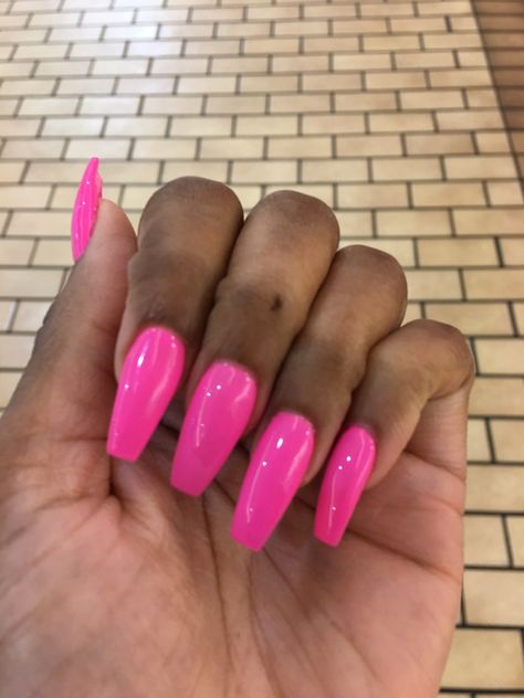 Barbie Pink Almond Acrylic Nails, Barbie Pink Dip Nails, Barbie Pink Dip Powder Nails, Barbie Core Nails, Barbie Acrylic Nails Pink Glitter, Pink Barbie Nails, Hot Pink Gradient Nails, Barbie Pink Nails, Dark Pink Nails