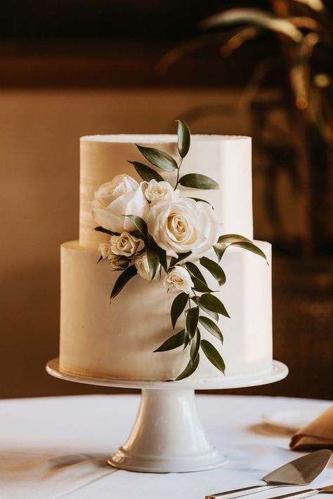 Wedding Cake Minimalist Rustic, Simple Romantic Wedding Cake, Simple One Tier Wedding Cake, Simple 2 Tier Wedding Cake, Simple Wedding Cake 2 Tier, 2 Tiered Wedding Cake, Wedding Cake Flowers Simple, Wedding Cake With Greenery, Plain Wedding Cakes