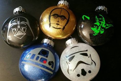 Star Wars Ornaments Star Wars Tree, Star Wars Ornaments, Vinyl Christmas Ornaments, Star Wars Christmas Ornaments, Disney Christmas Crafts, Star Wars Christmas Tree, Christmas Ball Ornaments Diy, Vinyl Ornaments, Cricut Ornaments