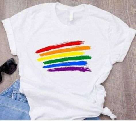 Rainbow Tshirt Diy, Pride Shirt Ideas, Pride Clothes, Shirt Upcycle, T Shirt Upcycle, Lesbian Shirt, Lgbtq Fashion, Pride Fashion, Lgbtq Clothing