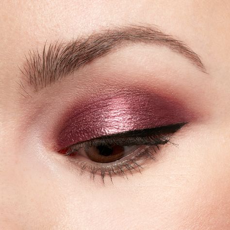 Shimmer & Glow Liquid Eye Shadow - stila | Sephora Stila Liquid Eyeshadow, Oily Eyelids, Maybelline Color Tattoo, Liquid Eye Shadow, High Pigment Eyeshadow, Liquid Shadow, Stila Makeup, Pigment Eyeshadow, Shadow Sticks