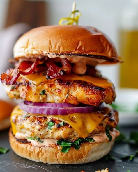 Cooking & Baking NiftyRecipe Grilled Chicken Burger Recipe, Cajun Burger, Bbq Chicken Burgers, Cajun Chicken Burger, Chicken Burger Recipe, Sandwich Melts, Tzatziki Chicken, Ground Chicken Burgers, Summer Chicken Recipes