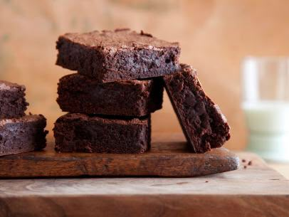 Hot Chocolate Brownies Recipe | Food Network Kitchen | Food Network Hot Chocolate Brownies Recipe, Homemade Brownie Recipe, Hot Chocolate Powder, Hot Chocolate Brownies, Cocoa Powder Brownies, Cocoa Powder Recipes, Homemade Brownie, Cocoa Brownies, Healthy Brownies