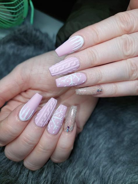 Sweater Acrylic Nails, Pink Sweater Nails, Sweater Nails Designs, Pink Xmas, Sweater Nails, Great Nails, Sweater Design, Winter Sweaters, Pink Sweater