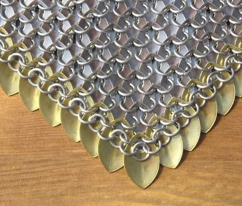 Chainmail Clothing, Scale Maille, Chainmail Patterns, Scale Armor, Chainmail Armor, Scale Mail, Chainmail Jewelry, Chain Maille Jewelry, Cosplay Diy