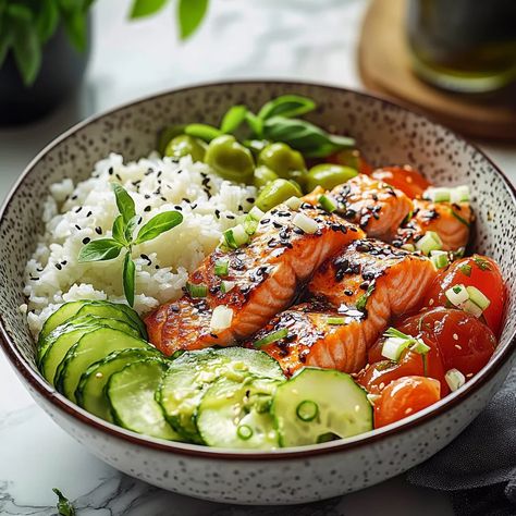 Mediterranean Salmon Bowl – A Healthy, Flavorful Meal Chickpea Chocolate, Salads Lunch, Mediterranean Salmon, Pescatarian Diet, Cooked Quinoa, Bowls Recipes, Healthy Food Snacks, Bowl Meals, Balanced Eating