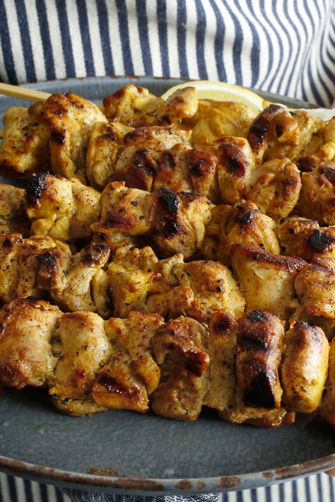 Persian Chicken, Saffron Chicken, Chicken Thigh Recipe, Saffron Recipes, Chicken Kebab Recipe, Chicken Kebab, Persian Recipes, Kebab Recipe, Shawarma Recipe