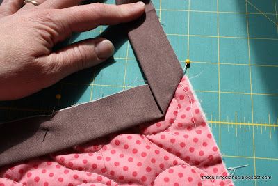 Binding a Quilt: a Step by Step Tutorial | Diary of a Quilter Quilt Binding Tutorial, Quilt Corners, Diary Of A Quilter, Quilted Projects, Sewing Binding, Binding Tutorial, Quilt Tutorial, Quilt Binding, Quilting Inspiration