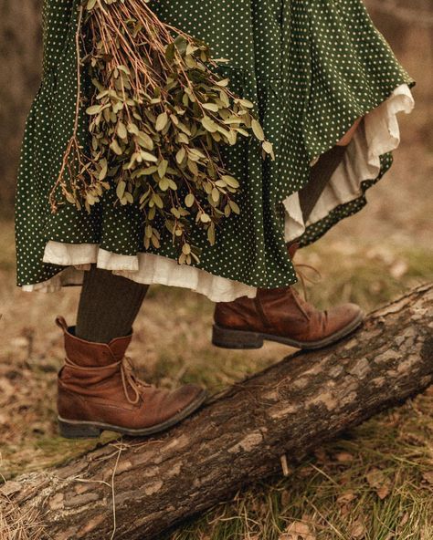 Autumn Cottagecore, Cottagecore Outfits, Cottagecore Fashion, Cottagecore Style, Cottage Core Aesthetic, Cottagecore Aesthetic, Mori Girl, Green Gables, Autumn Cozy