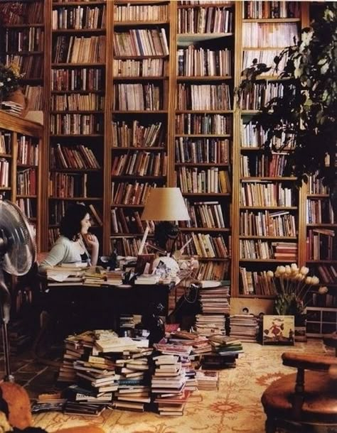 Nigella Lawson's enviable office/booksplosion  My Dream Library in My Dream Home Private Library, Lots Of Books, Beautiful Library, Dream Library, Library Room, Nigella Lawson, Workspace Inspiration, Writing Space, Home Libraries