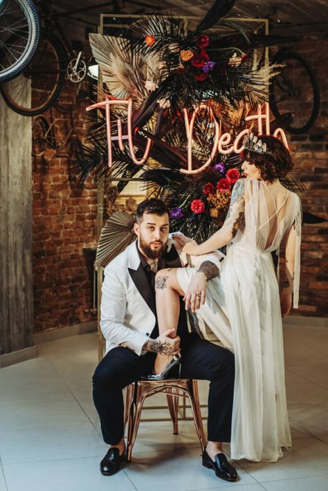 Welding Projects Ideas, Dark Wedding Theme, Neon Signage, Edgy Wedding, Rock N Roll Wedding, City Elopement, Rock Wedding, Dried Florals, Goth Wedding