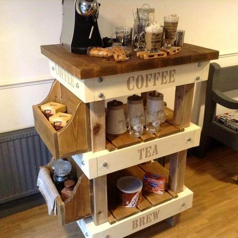 handmade pallet coffee station #woodworking #furniture Koffie Stations, Bar Con Pallet, Kaffe Bar, Cocina Shabby Chic, Diy Coffee Station, Diy Coffee Bar, Tea Station, Home Coffee Stations, Coffee Bars In Kitchen