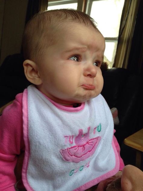 Cutest sad baby face!! Bebe Video, Funny Baby Faces, Funny Baby Pictures, Funny Baby Memes, Baby Tumblr, Cute Babies Photography, Baby Faces