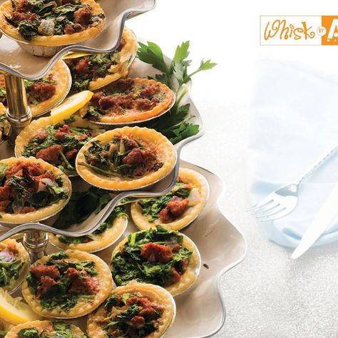 30 Stylish Purim Seudah Appetizers https://www.kosher.com/lifestyle/614 www.kosher.com Kosher Appetizers, Spinach Tart, Spinach Quiche Recipes, Rosh Hashanah Recipes, Honey Sriracha Chicken, Sriracha Chicken, Sweet Potato Fries Baked, Baked Avocado, Spinach Quiche