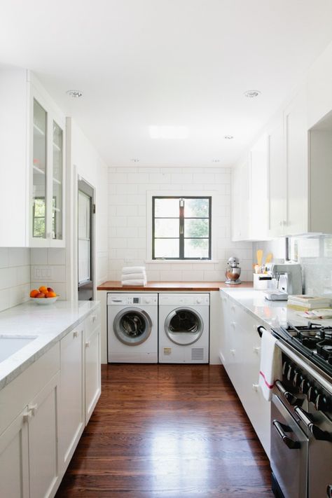 Laundry in kitchen Laundry In Kitchen, Galley Kitchen Remodel Ideas, New England Kitchen, Small White Kitchens, Galley Kitchen Remodel, White Kitchen Remodeling, Tiny Kitchen, Laundry Room Design, Trendy Kitchen