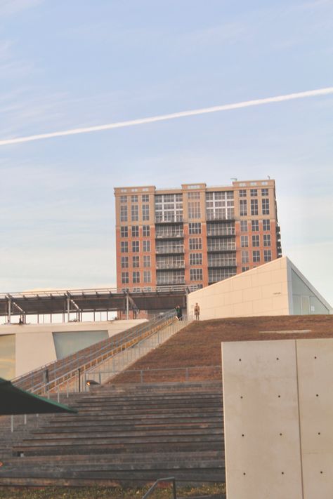 I took this picture while i was downtown with some of my friends. This picture doesn’t seem much but for me that day sky seem perfect and my surroundings was beautiful, so for me it means alot My Surroundings, Building Photography, Evening Walk, Creative And Aesthetic Development, Skyscraper, Portrait Photography, Multi Story Building, Nature Photography, Building