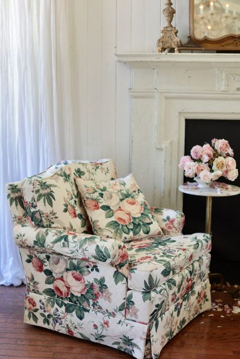 Beautiful Vintage English Cottage Floral Chairs - French Country Cottage Floral Chair Living Room, Floral Chairs, Cottage Chairs, Floral Chair, English Country Cottage, Neutral Furniture, Old Cottage, French Chairs, French Country Cottage