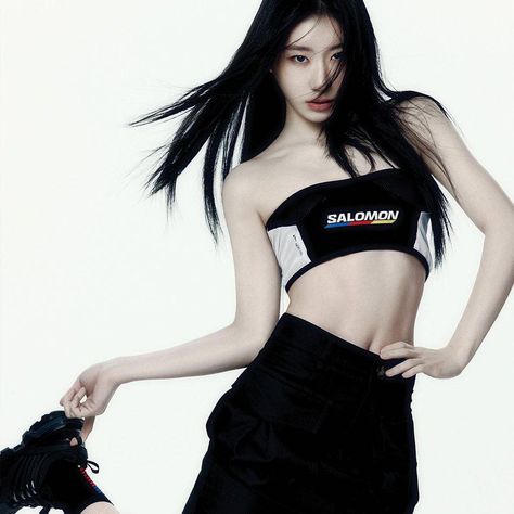 Cyra - Lee Chaeryeong x ELLE Korea Kpop Photoshoot, Itzy Kpop, Lee Chaeryeong, Chaeryeong Itzy, Itzy Chaeryeong, Elle Korea, Crop Photo, Grunge Fashion Soft, Elle Magazine