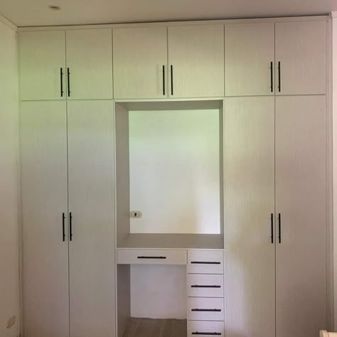 Built In Cupboards Bedroom, Latest Cupboard Designs, Bedroom Built In Wardrobe, Diy Room Decor For Teens, Closet Design Layout, Bedroom Cupboard Designs, Closet Layout, Furniture Details Design, Bedroom Wall Designs